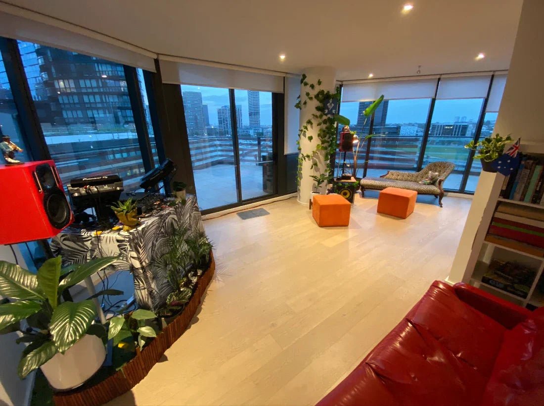 Home Staging with Artificial Plants