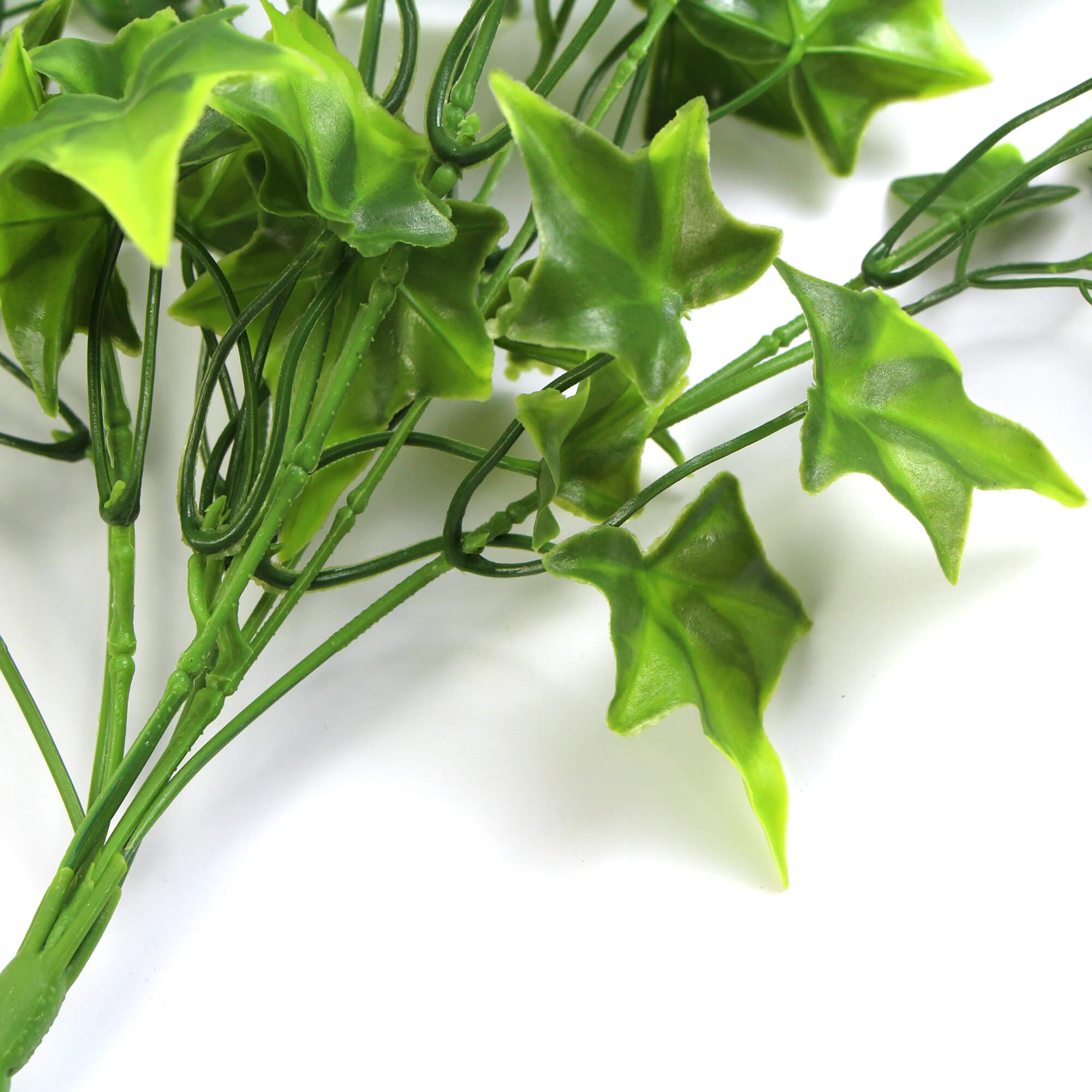 Arbusto colgante de hiedra artificial de dos tonos (con punta brillante) de 31" resistente a los rayos UV