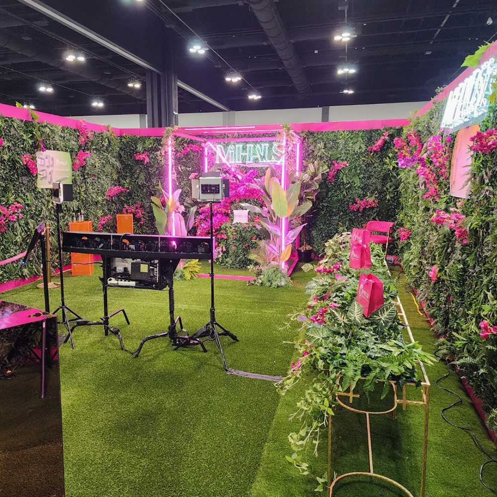 Green tropics panel installation in Chicago illinois