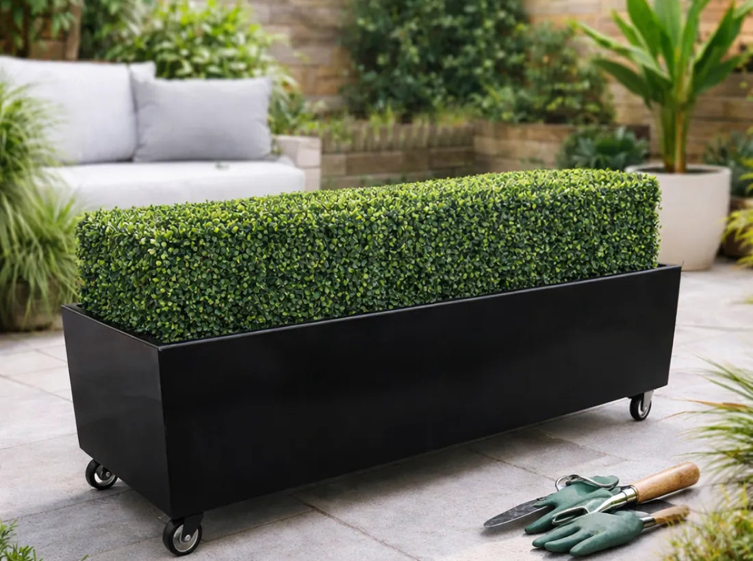 Artificial hedge black metalplantar greenery