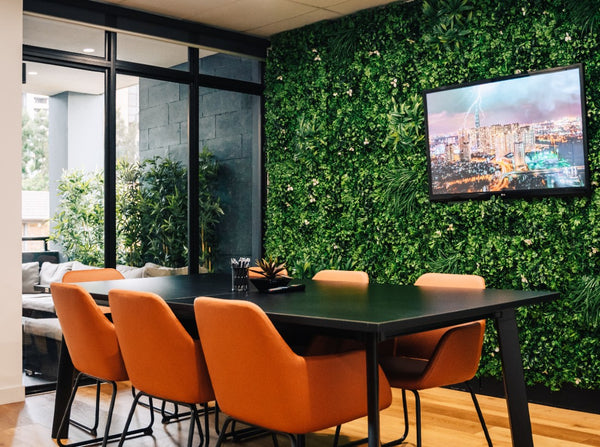 How an Artificial Green Wall From Designer Plants Boosted a Digital Agency’s Environment