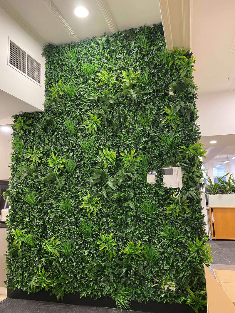 Luxury Green Tropics Artificial Living Wall / Green Wall 40